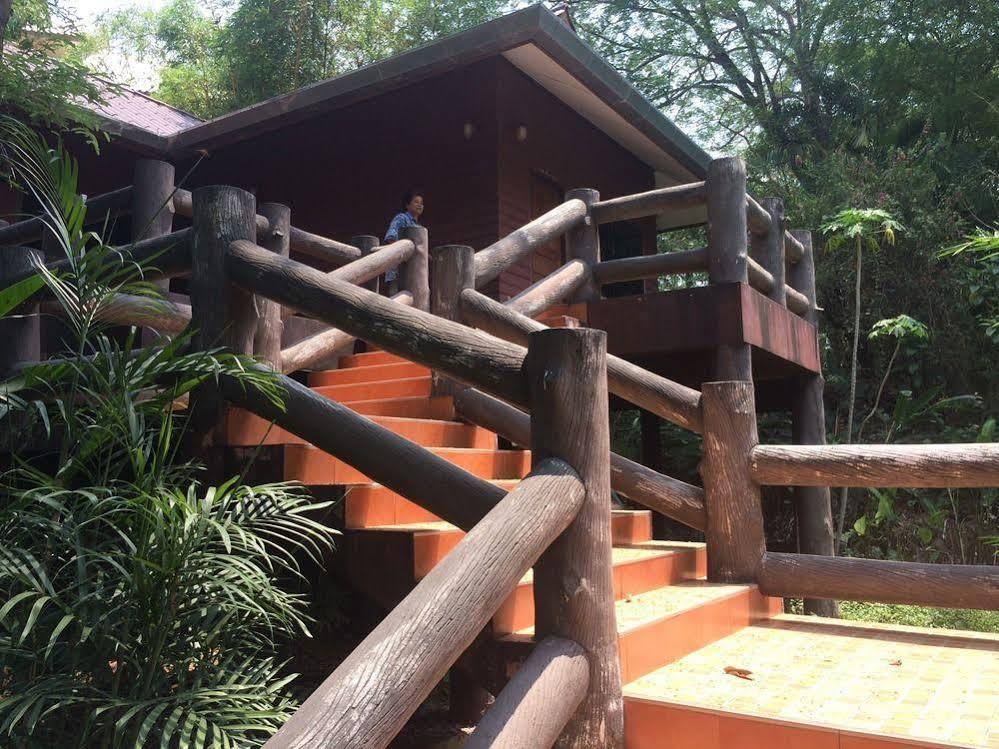 Ban Suan Klang Muang Resort Mae Hong Son Exterior foto